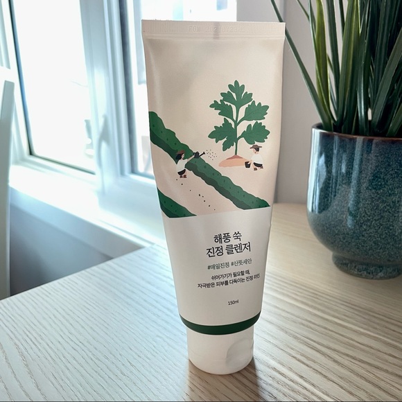Korean Skincare Bundle 🫰 Round Lab, Benton, Skin1004 PLUS Samples - Picture 10 of 10